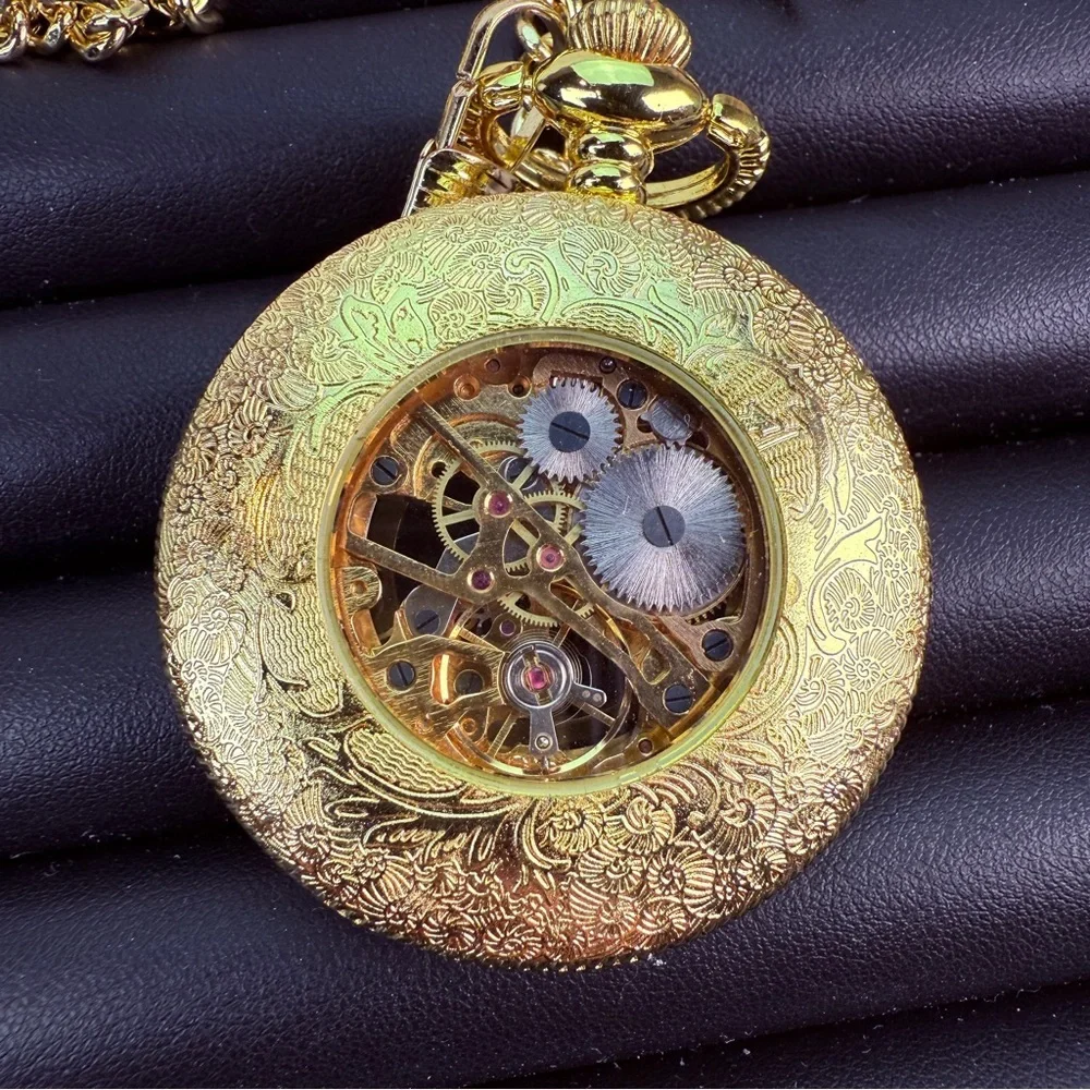 Goldtone Sprockets Mechanical Working Pocket Watch w/ Roman Numerals with Chain